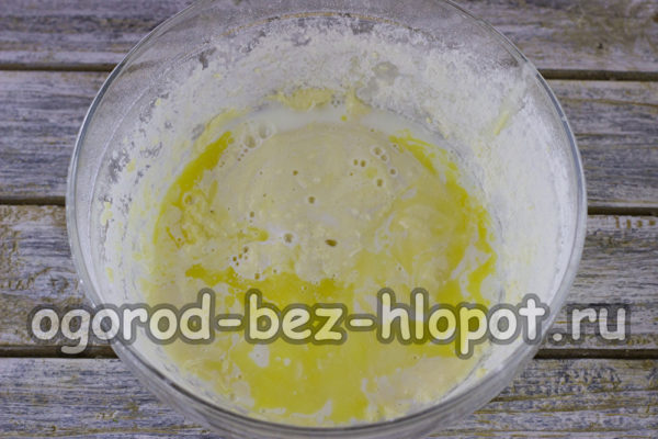 Milch und Butter dazugeben