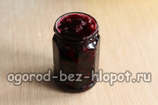 Mettez la confiture en pots.