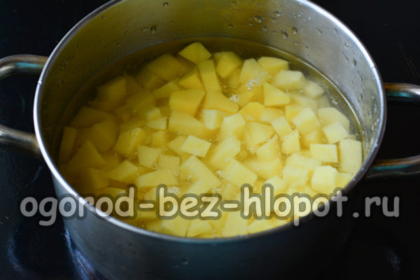 couper les pommes de terre