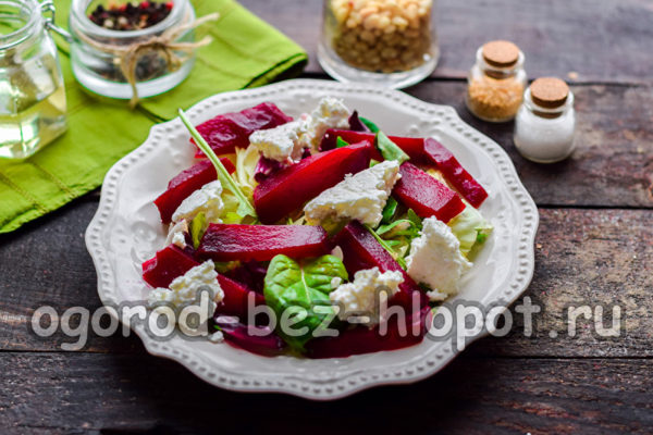 couper et disposer le fromage de chèvre