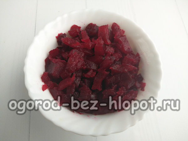Die Rote Beete schneiden