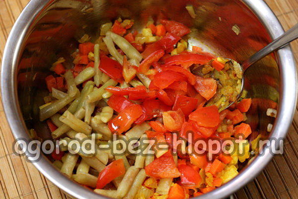 ajouter des haricots et du poivre