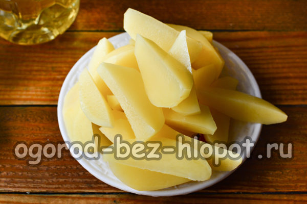 tagliare le patate a spicchi