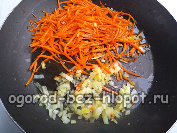faire revenir les oignons et les carottes