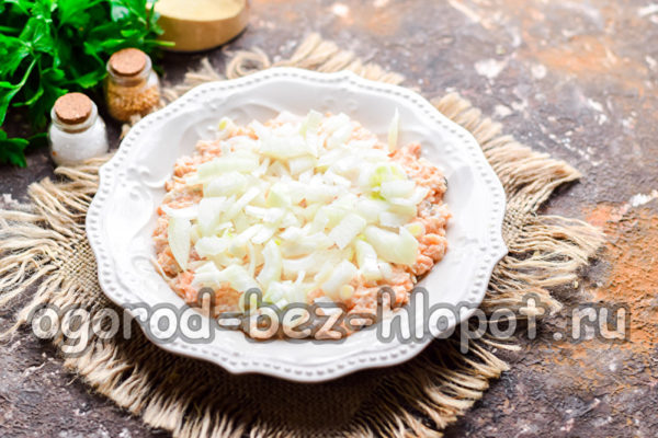 слой маринован лук