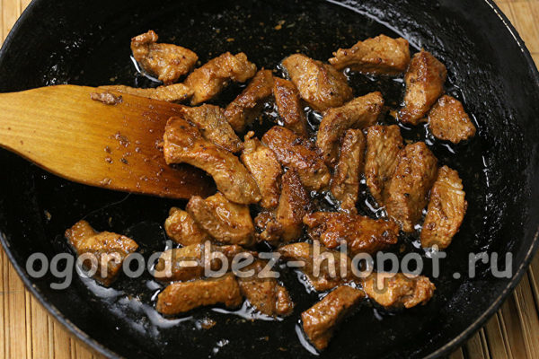 Das Fleisch braten