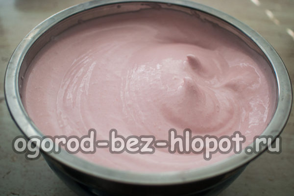 battre le sirop avec la purée