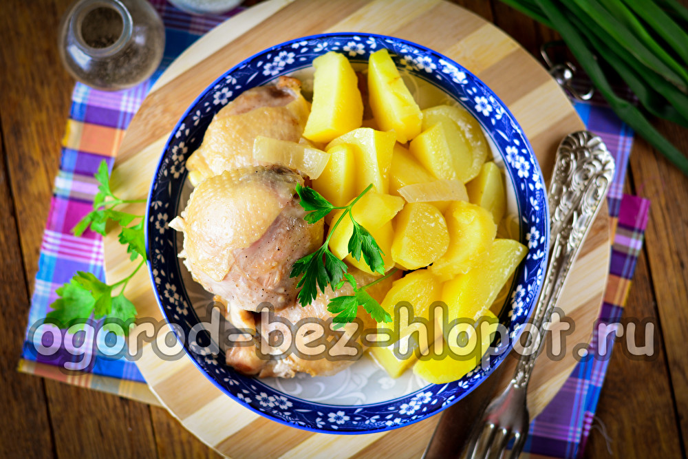Geschmorte Kartoffeln mit Fleisch im Topf