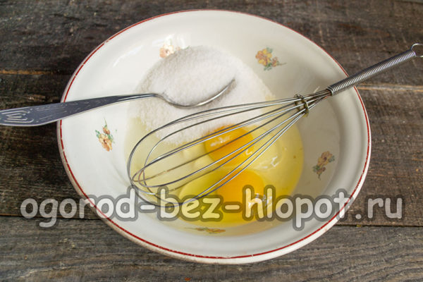 Añadir azúcar y batir