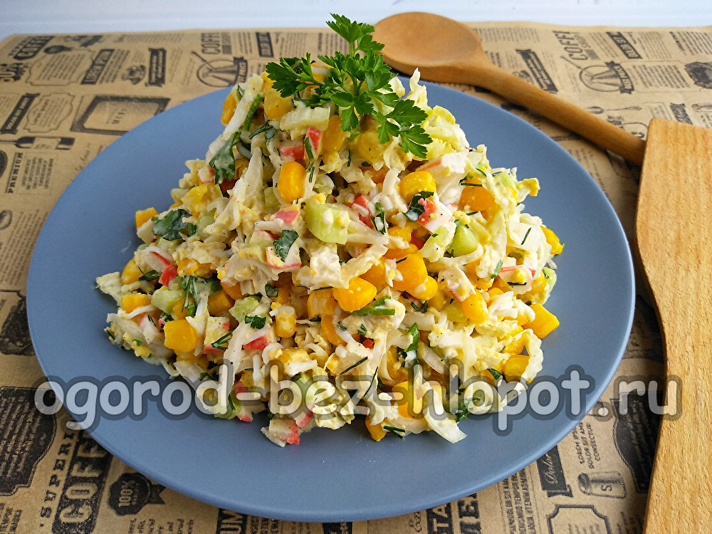 Krabbenfleischstäbchen- und Chinakohlsalat