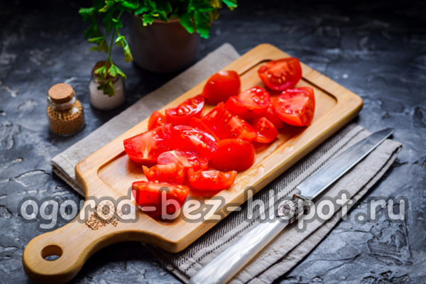 domatesleri doğrayın