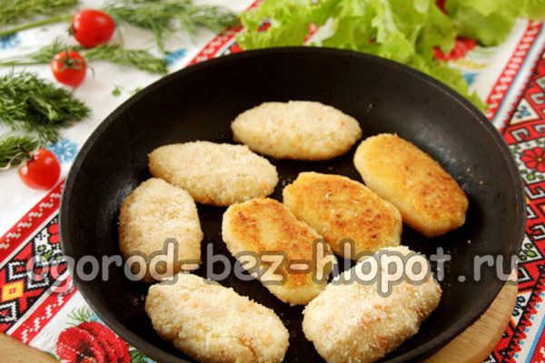 Die Koteletts braten