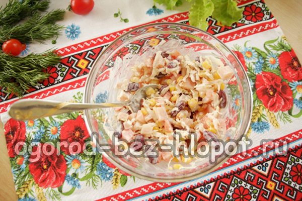 Mit Mayonnaise oder Joghurt würzen.