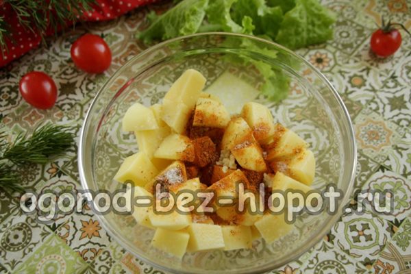 patateslere baharat ekleyin