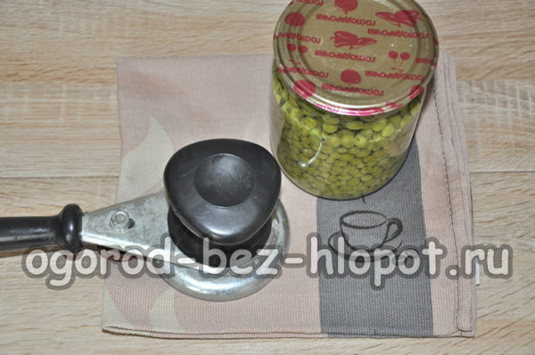 Rolle das Glas zusammen