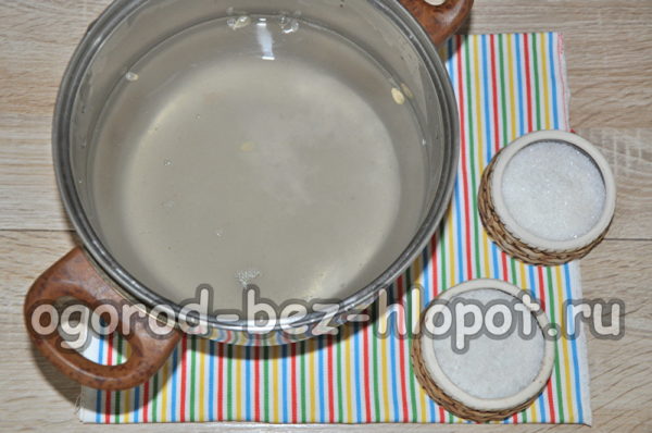 ajouter du sucre et du sel à l'eau