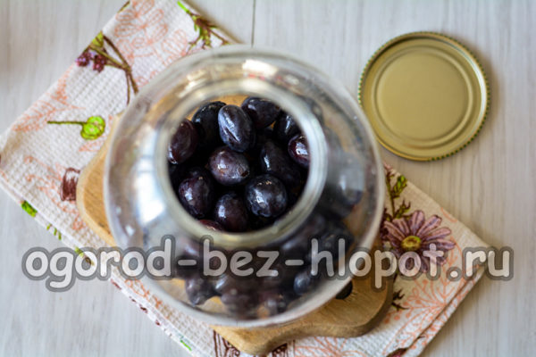 βάλτε τα δαμάσκηνα σε ένα βάζο