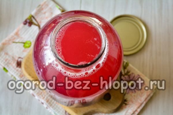 ρίξτε την κομπόστα πίσω στο βάζο
