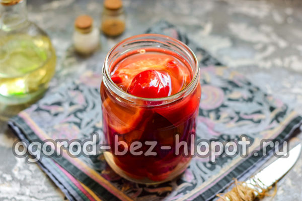 залейте чушките с маринатата