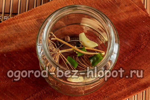 Gewürze im Glas