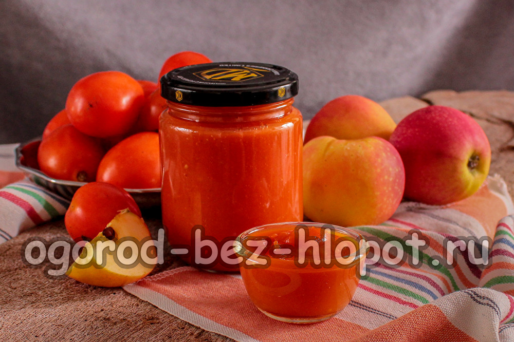 Tomatensoße mit Äpfeln für den Winter